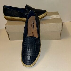 Clark’s  Navy Leather size 5.5